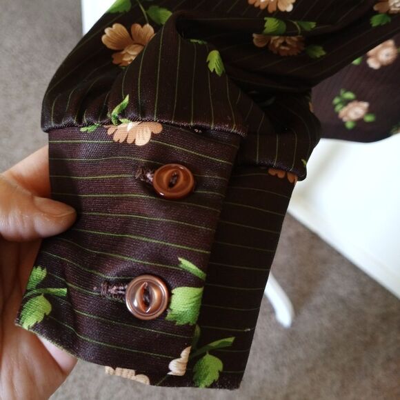 Pinstripe rose button up - Picture 6 of 9